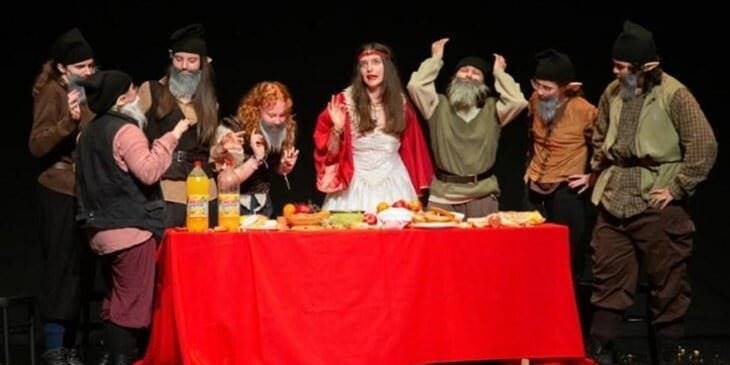 Trupa PROSCENIUM aduce teatrul în Parcul Grădina Morii din Sighet