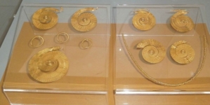 Expoziția „Comori din Epoca Bronzului – Tezaurul de la Sarasău” va fi vernisată la Sighetu Marmației