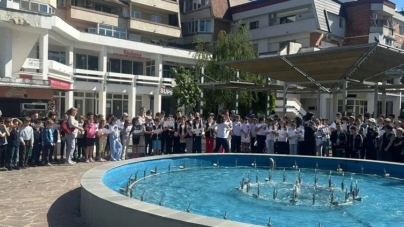 Copilăria sărbătorită prin momente artistice: Elevii Școlii „Nichita Stănescu” au animat Parcul RFN din Baia Mare