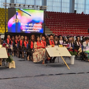 Emoție și sărbătoare în Baia Mare: Absolvenții promoției 2026 de la Facultatea de Litere au încheiat anii studenției
