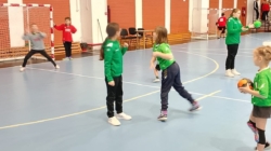 Luna mai aduce turnee de baby handbal și minihandbal în Baia Mare