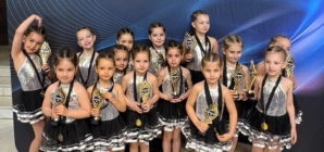 Sportivele de la Red&Black Dance Baia Mare s-au întors acasă cu medalii obținute la competiția Black Swan Dance