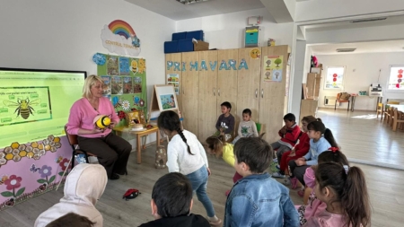 Activități dedicate insectelor la Centrul Comunitar Multifuncțional din Baia Mare