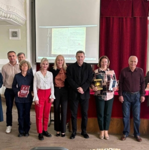 Elevi și profesori din Sighetu Marmației, reuniți în cadrul unui dialog cultural alături de prof. univ. dr. Ion Dur, la Colegiul Național „Dragoș Vodă”