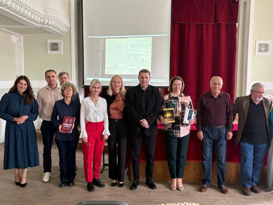 Elevi și profesori din Sighetu Marmației, reuniți în cadrul unui dialog cultural alături de prof. univ. dr. Ion Dur, la Colegiul Național „Dragoș Vodă”