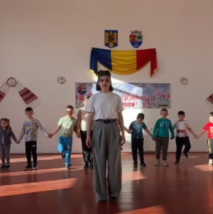Jocurile tradiționale de Maramureș, readuse la viață de copiii din satul Ciolt