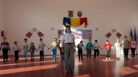 Jocurile tradiționale de Maramureș, readuse la viață de copiii din satul Ciolt
