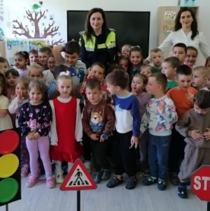 Lecție de educație rutieră la grădiniță