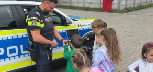 Copii la întâlnire cu polițiștii, la Lăpușel