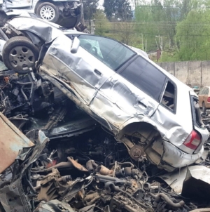 Controale în Maramureș la firme care se ocupă de dezmembrarea vehiculelor și colectare de fier vechi