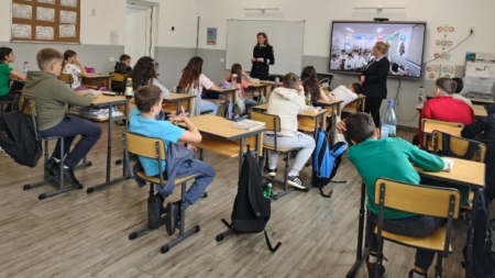 Activități preventive desfășurate de polițiști la școli din Cicârlău și Văleni