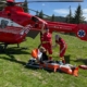 Intervenție a salvamontiștilor pentru salvarea unui tânăr cu probleme medicale rătăcit în munți