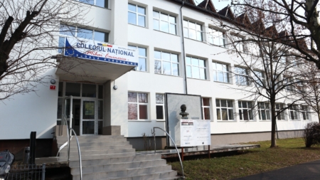 Colegiul Național „Mihai Eminescu” Baia Mare dă startul înscrierilor în tabăra de vară dedicată elevilor de clasa a VII-a