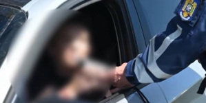 Bărbat reținut după ce, găsit beat la volan, a încercat să fugă de polițiști. A lovit și autospeciala poliției, și o mașină din trafic