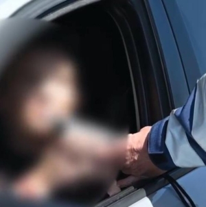 Bărbat reținut după ce, găsit beat la volan, a încercat să fugă de polițiști. A lovit și autospeciala poliției, și o mașină din trafic