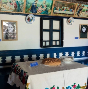 Expoziție la Muzeul Satului din Baia Mare: „Săpânța – memorie și continuitate”