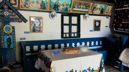 Expoziție la Muzeul Satului din Baia Mare: „Săpânța – memorie și continuitate”