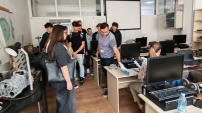 Elevi ai Liceului Tehnologic de Transporturi Auto Baia Sprie, în vizită la Facultatea de Inginerie din Baia Mare