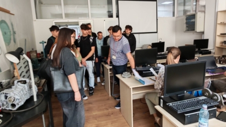 Elevi ai Liceului Tehnologic de Transporturi Auto Baia Sprie, în vizită la Facultatea de Inginerie din Baia Mare