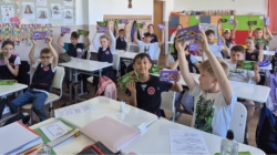 Daruri și surprize pentru copiii din Fărcașa cu ocazia Zilei Internaționale a Copilului