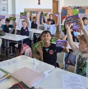 Daruri și surprize pentru copiii din Fărcașa cu ocazia Zilei Internaționale a Copilului