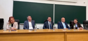 Zilele Filosofiei în Maramureș: evenimentul de deschidere a reunit studenți, elevi, cadre didactice și autorități locale, la Facultatea de Litere din Baia Mare