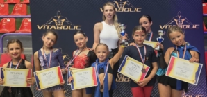 Rezultate extraordinare pentru sportivele CS Gloria Baia Mare la Campionatul Național de Culturism și Fitness de la Sibiu