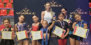 Rezultate extraordinare pentru sportivele CS Gloria Baia Mare la Campionatul Național de Culturism și Fitness de la Sibiu