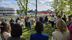 „Hub-ul Învățătorilor” a reunit studenți și cadre didactice debutante la un atelier de lectură în aer liber