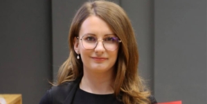 Excelență academică la CUNBM: Ioana Grad a fost distinsă cu Diploma de Doctor în filosofie în cadrul Conferinței Cercetării și Inovării UTCN 2026