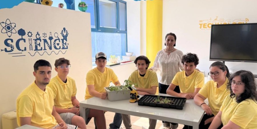 Liceul Internațional Baia Mare a cucerit prima treaptă a podiumului la Concursul Național de Proiecte Științifice „Porți deschise către lume”
