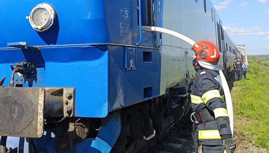 Incendiu în locomotiva unui tren de călători în Ulmeni