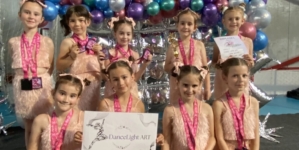Șase medalii obținute de echipa de dans modern din cadrul DanceLight Studio Baia Mare la Majorettes Dance&Twirling Competition din Apahida