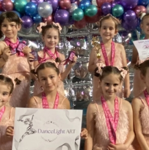 Șase medalii obținute de echipa de dans modern din cadrul DanceLight Studio Baia Mare la Majorettes Dance&Twirling Competition din Apahida