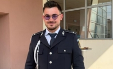 Doi polițiști aflați în timpul liber au intervenit prompt pentru protejarea unei femei