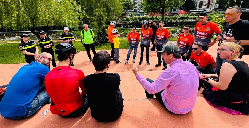 Acțiune a polițiștilor dedicată siguranței bicicliștilor și conducătorilor de trotinete electrice