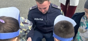 Lecții de siguranță de la polițiști pentru cei mai mici participanți la trafic