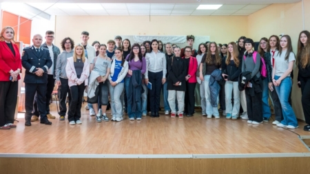 Profesia de polițist, promovată în rândul liceenilor de la Colegiul „Mihai Eminescu”