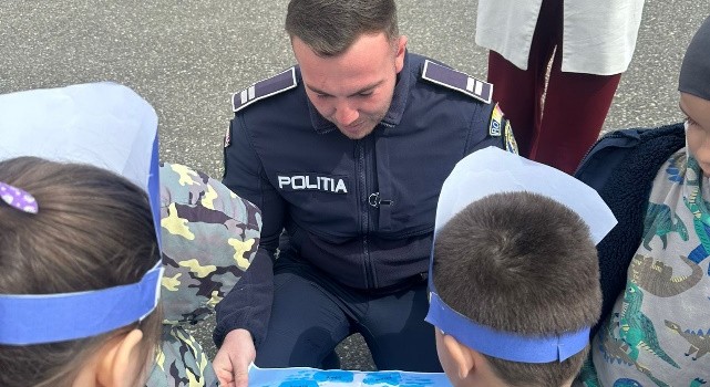Lecții de siguranță de la polițiști pentru cei mai mici participanți la trafic