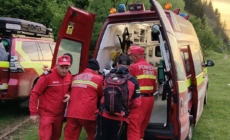 Intervenție a salvamontiștilor în sprijinul unei femei accidentate