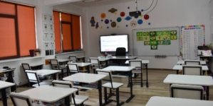 Unitățile de învățământ din Târgu Lăpuș și localitățile vecine, dotate cu mobilier și echipamente digitale moderne