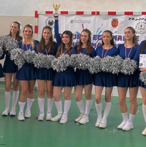 Medalii pentru majoretele Colegiului Național „Gheorghe Șincai” la concursul organizat la Seini