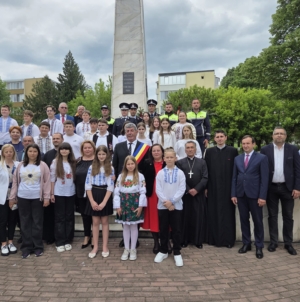 Ziua Eroilor a fost marcată de elevi, profesori și autorități locale la Șomcuta Mare, printr-un eveniment solemn de comemorare