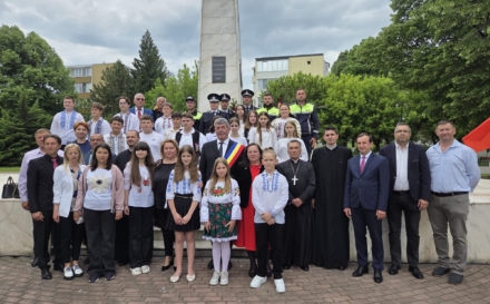 Ziua Eroilor a fost marcată de elevi, profesori și autorități locale la Șomcuta Mare, printr-un eveniment solemn de comemorare