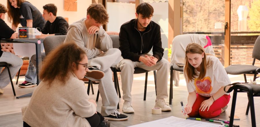 Caravana „European Youth Village” ajunge și la Fărcașa: oportunități pentru tinerii din mediul rural