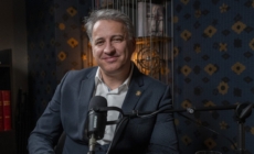 Vlad Mureșan, lector universitar al Facultății de Studii Europene din cadrul Universității Babeș-Bolyai din Cluj-Napoca va susține prelegerea „Sfârșitul istoriei ca dramă teologico-politică” la Facultatea de Litere din Baia Mare