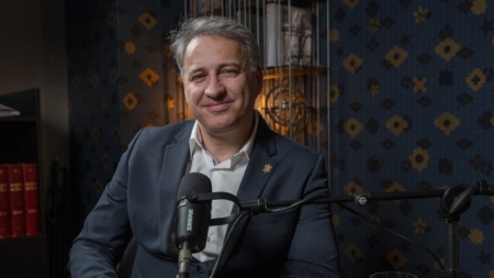 Vlad Mureșan, lector universitar al Facultății de Studii Europene din cadrul Universității Babeș-Bolyai din Cluj-Napoca va susține prelegerea „Sfârșitul istoriei ca dramă teologico-politică” la Facultatea de Litere din Baia Mare