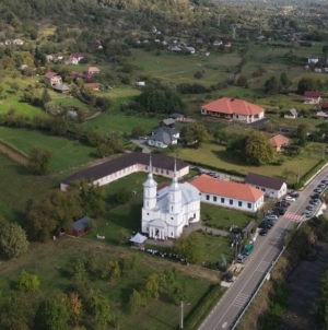 În această duminică: PS Iustin va sfinți altarul de vară și sala socială „Sfântul Stelian” din Prohia Făurești