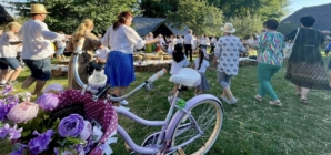 „Cu IA pe bicicletă”: Traseu prin Baia Mare și spectacol folcloric de excepție la Muzeul Satului