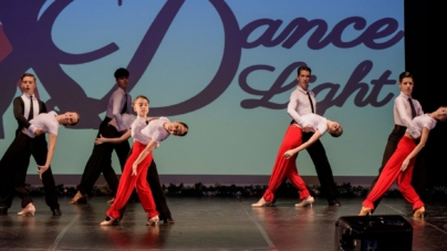 Școala de dans DanceLight Studio aduce pe scena băimăreană spectacolul coregrafic „Muzeul Dansului”